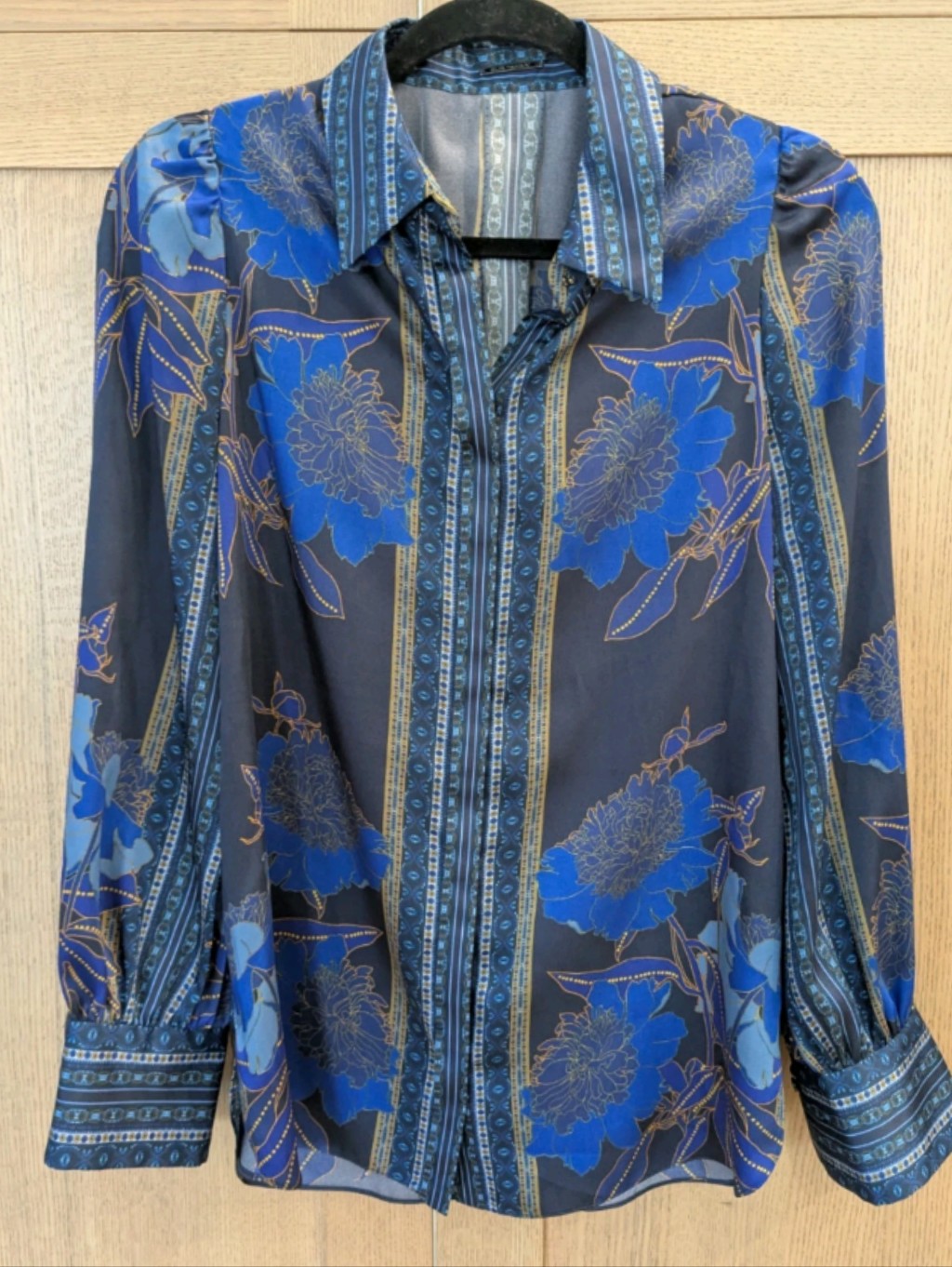 New Elie Tahari Button Up Scarf Print Blouse — image 2 of 8